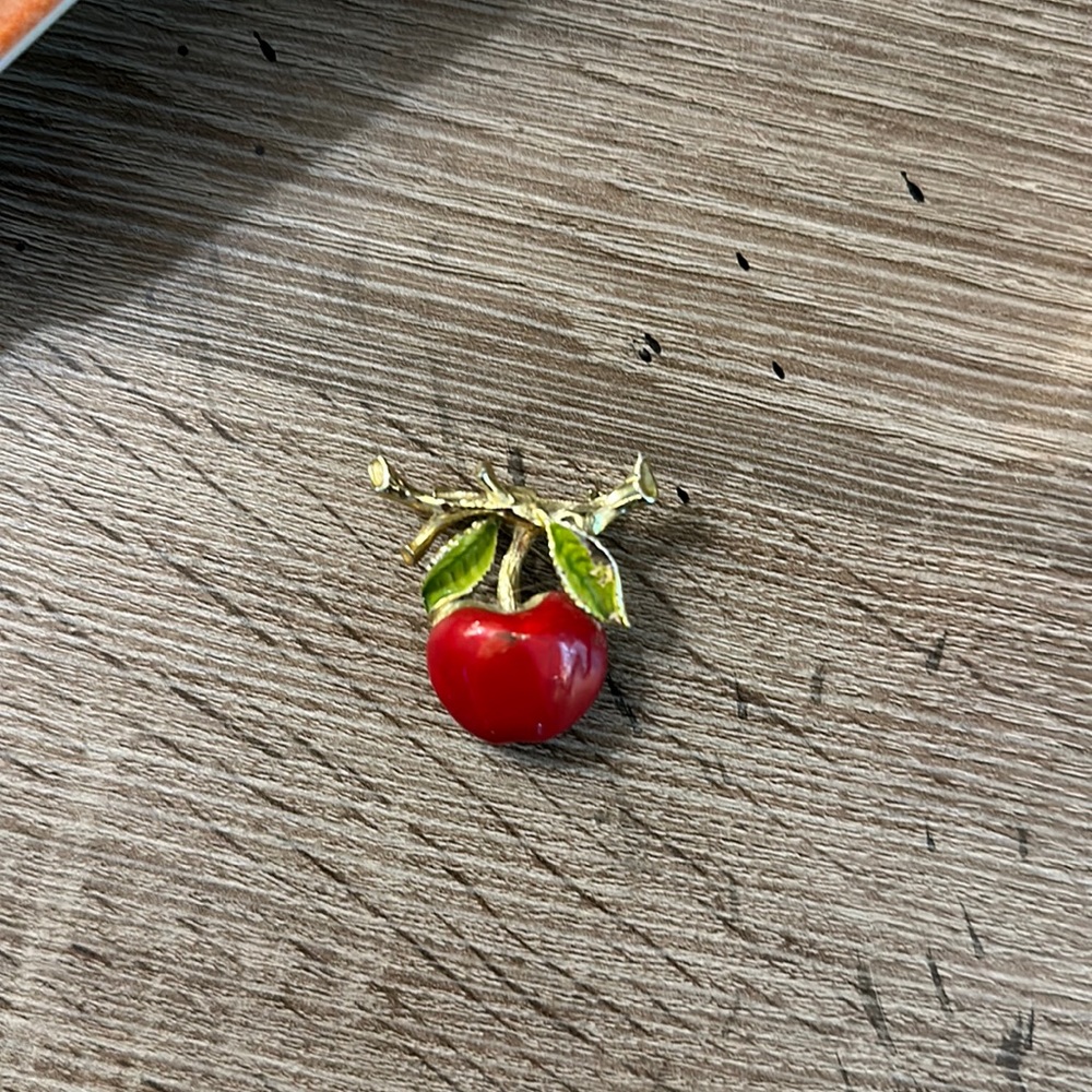Vintage Gerry Apple Brooch